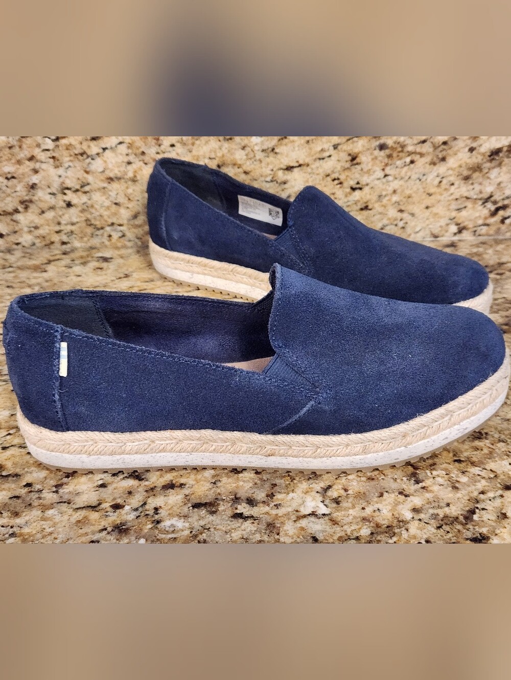 TOMS SHOES SIZE 7, NWOT